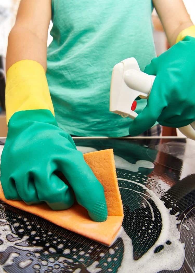 10+ Essential Home Cleaning Items That Everyone Needs