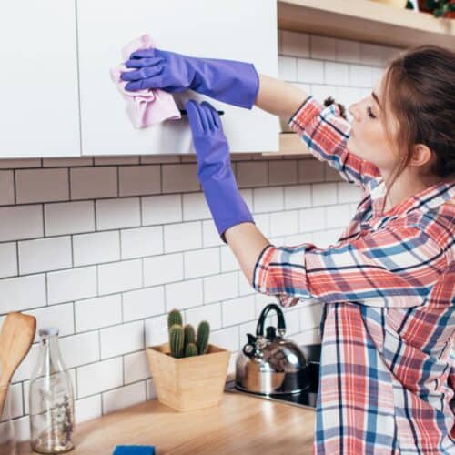 How To Clean A Kitchen In Under 15 Minutes